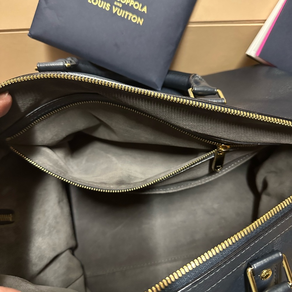 Louis Vuitton Dark Blue Leather Bag with Gold Accents Like new .Limited edision - Picture 4 of 6